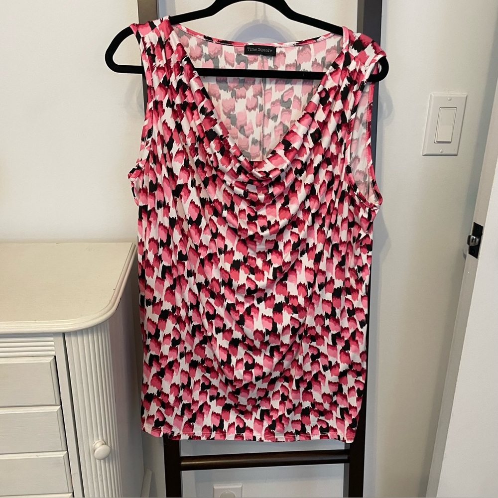 Time Square Pretty sleeveless top. Size 2X. Pink/white/black. Perfect for summer